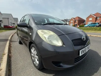 Usado Toyota Yaris 2009 Cinzento Citadino