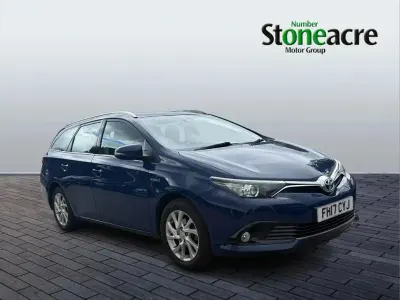 Used Toyota Auris Hybrid Business Edition 134 HP (98 kW) 2017 Blue Estate