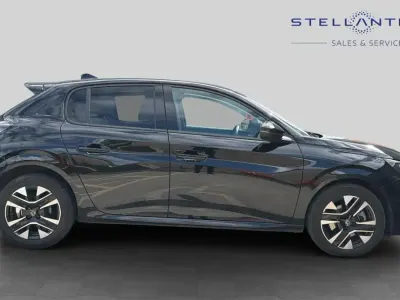 Second-hand Peugeot 208 Allure 99 CP (72 kW) 2025 Negru Hatchback