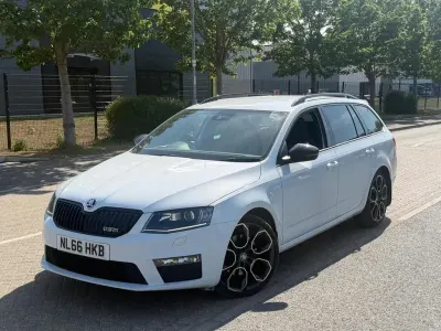 Used Skoda Octavia vRS 184 HP (135 kW) 2016 White Estate