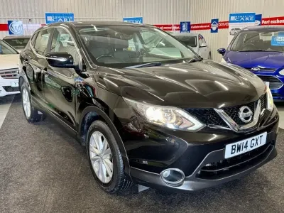 Używany Nissan Qashqai Acenta 110 KM (80 kW) 2014 Czarny SUV