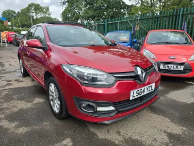 Used Renault Mégane Dynamique 2014 Red Hatchback