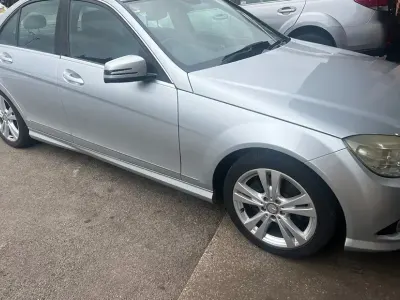 Used Mercedes C200 134 HP (98 kW) 2009 Silver Sedan