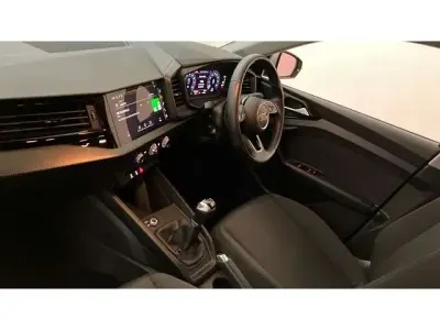 Usado Audi A1 Design 95 CV (69 kW) 2023 Plateado SUV