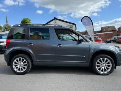 Używany Skoda Yeti Elegance 150 KM (110 kW) 2015 Szary SUV
