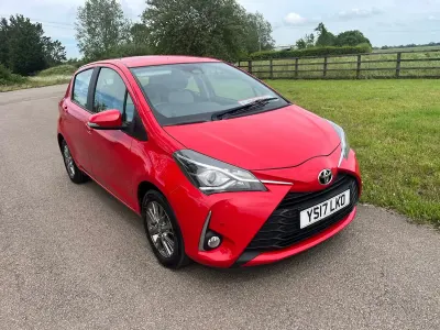 Used Toyota Yaris 2017 Red Hatchback