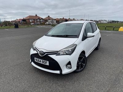 Begagnad Toyota Yaris Sport 99 HK (72 kW) 2014 Vit Halvkombi