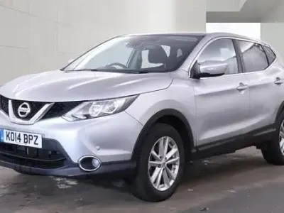Begagnad Nissan Qashqai Acenta Premium 115 HK (84 kW) 2014 Silver SUV