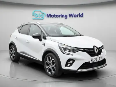 Begagnad Renault Captur Techno 90 HK (66 kW) 2023 Vit SUV