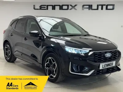 Usado Ford Kuga ST-Line X 180 HP (132 kW) 2025 Preto SUV