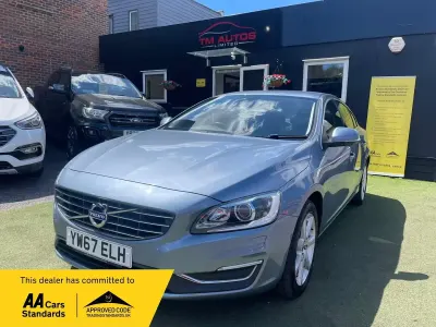 Used Volvo S60 SE Lux 190 HP (139 kW) 2017 Blue Sedan