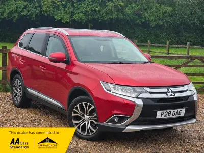 Used Mitsubishi Outlander 2016 Red SUV