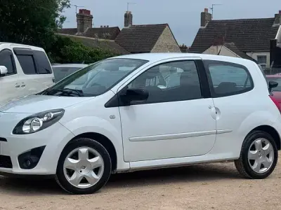 Used Renault Twingo Dynamique 2011 White Hatchback