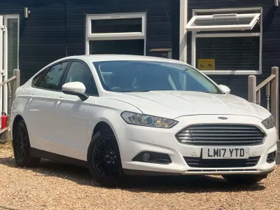 Used Ford Mondeo Style 120 HP (88 kW) 2017 White Hatchback