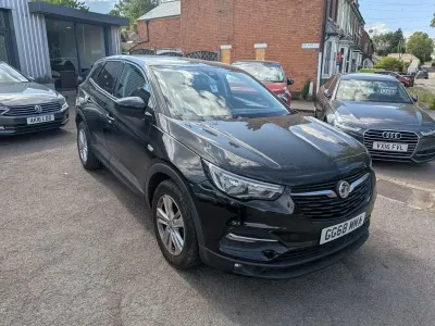 Used Vauxhall Grandland X S 130 HP (95 kW) 2018 Black SUV