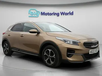 Usado Kia XCeed 139 HP (102 kW) 2022 Castanho SUV