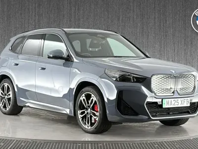 Begagnad BMW iX1 M Sport 227 kW (309 HK) 2025 Grå SUV