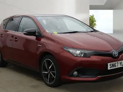 Used Toyota Auris Hybrid