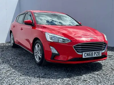 Used Ford Focus Zetec 100 HP (73 kW) 2018 Red Hatchback