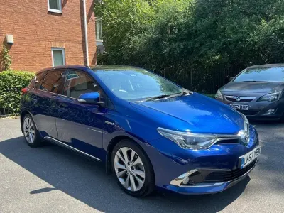 Used Toyota Auris Hybrid