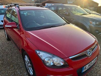 Red Used 2009 Hyundai i30 Style Estate | £4,000 (A bit pricey)
