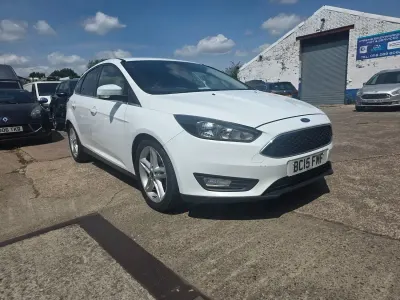 Used Ford Focus Zetec 2015 White Hatchback