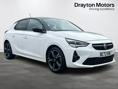 Begagnad Vauxhall Corsa Ultimate 100 HK (73 kW) 2023 Vit Halvkombi