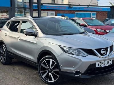 Used Nissan Qashqai Tekna 110 HP (80 kW) 2015 Silver SUV
