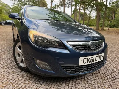 Used Vauxhall Astra SRi 165 HP (121 kW) 2011 Blue Hatchback