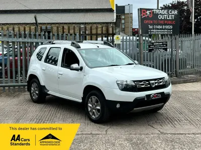 Used Dacia Duster Lauréate 2016 White SUV