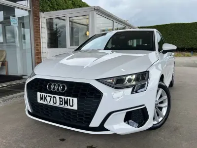 Usado Audi A3 Sportback Design 110 CV (80 kW) 2020 Blanco Utilitario