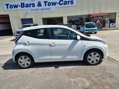 Used Toyota Aygo X-play 69 HP (50 kW) 2017 White Hatchback