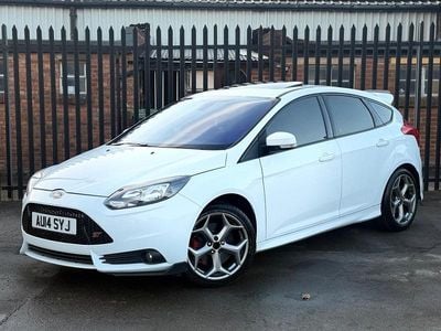 Used Ford Focus ST 246 HP (180 kW) 2014 White Hatchback