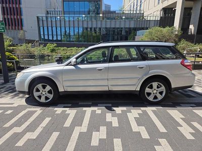 Używany Subaru Outback 2007 Srebrny Kombi
