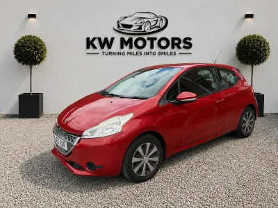 Used Peugeot 208 Access 68 HP (50 kW) 2013 Red Hatchback
