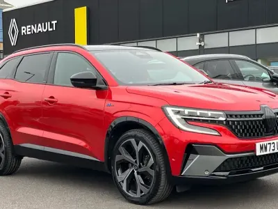 Used Renault Austral Iconic Esprit Alpine 200 HP (147 kW) 2024 Red  SUV