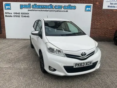 Used Toyota Yaris Trend 101 HP (74 kW) 2013 White Hatchback