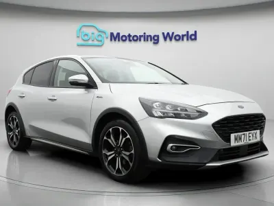 Używany Ford Focus Active X 125 KM (91 kW) 2021 Srebrny Hatchback
