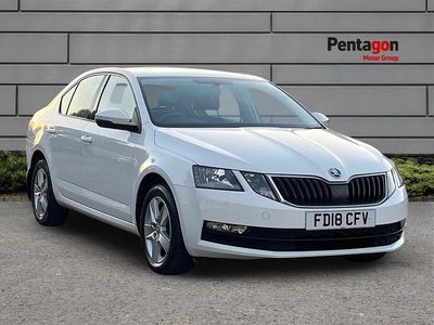 White Used 2018 Skoda Octavia SE Hatchback | £8,775 (Fair price)