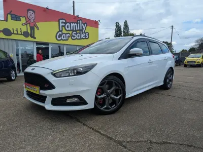 Used Ford Focus ST 2017 White Estate