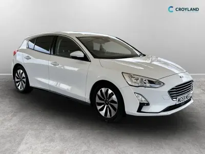 Begagnad Ford Focus Zetec 125 HK (91 kW) 2019 Vit Halvkombi