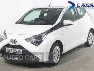 Gebraucht Toyota Aygo X-play 72 PS (52 kW) 2020 Weiß Kleinwagen