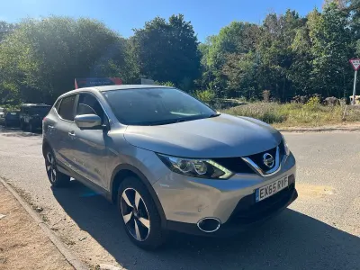 Used Nissan Qashqai N-TEC 115 HP (84 kW) 2015 Silver SUV