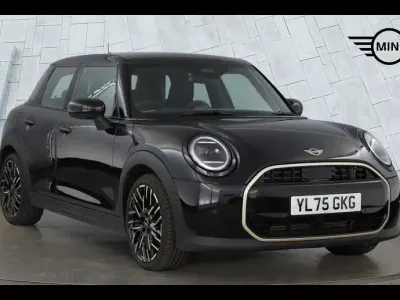 Used Mini Cooper Hatch 113 kW (154 HP) 2026 Black Hatchback