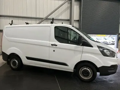 Used Ford Transit Custom 105 HP (77 kW) 2019 White Van