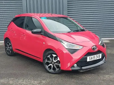 Used Toyota Aygo Trend 72 HP (52 kW) 2019 Red Hatchback
