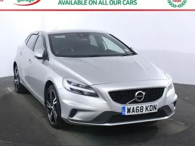 Gebraucht Volvo V40 R-Design Pro 152 PS (111 kW) 2018 Silber Kleinwagen