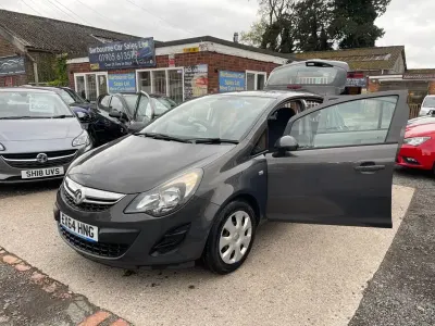 Used Vauxhall Corsa Design Edition 100 HP (73 kW) 2014 Grey Hatchback