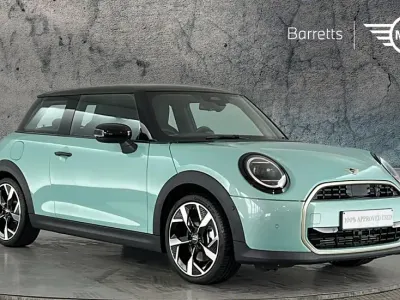 Used Mini Cooper Hatch 154 HP (113 kW) 2024 Green Hatchback