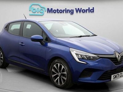 Used Renault Clio V Iconic 140 HP (102 kW) 2022 Blue Hatchback